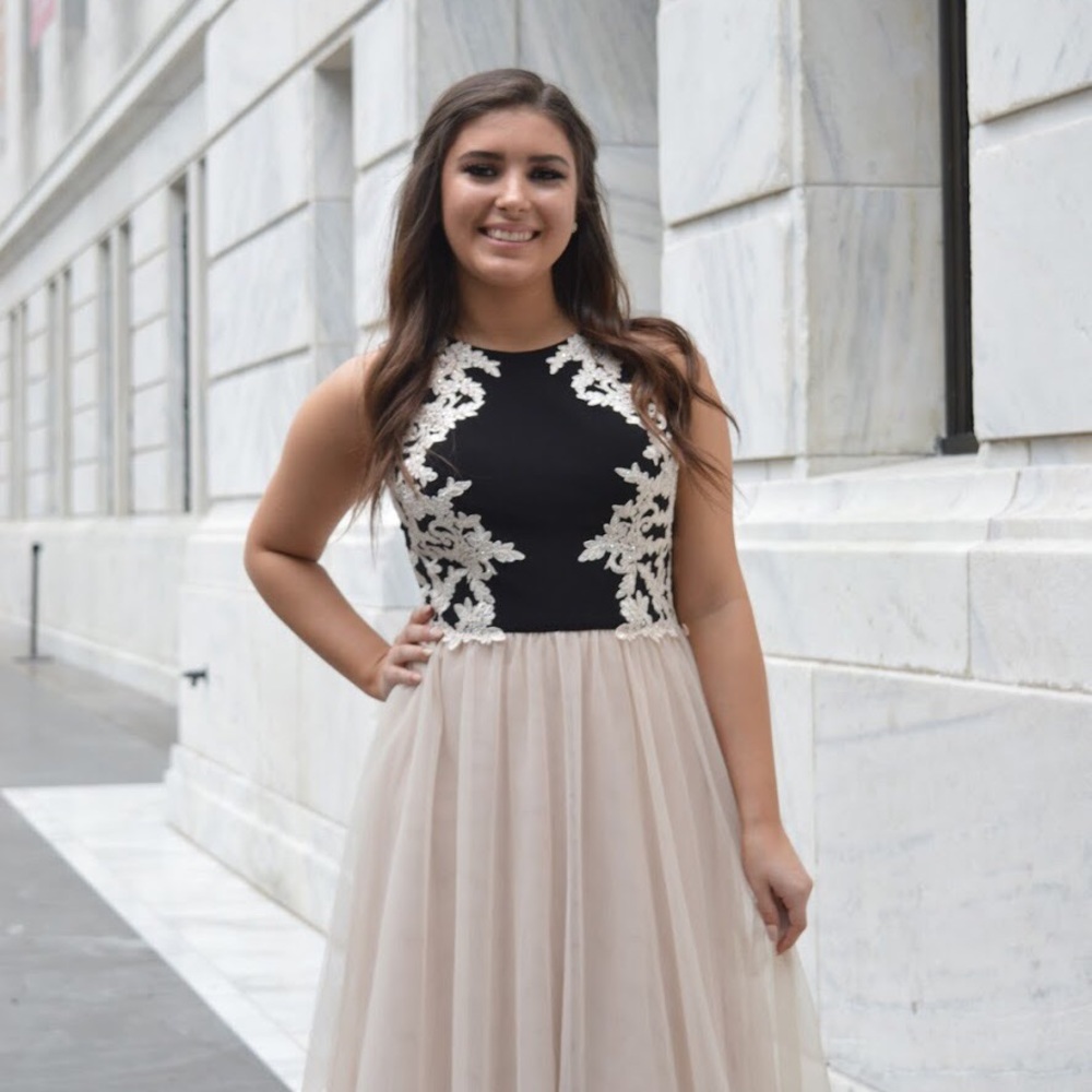 💛WINDSOR PROM DRESS💛